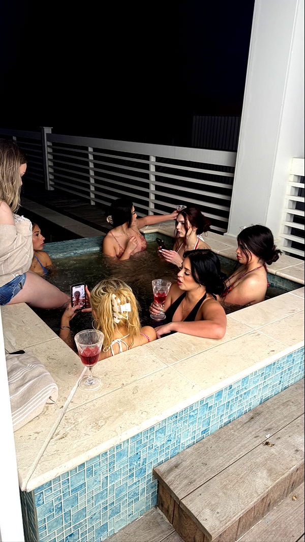 camilla_classy image ~ Altpins