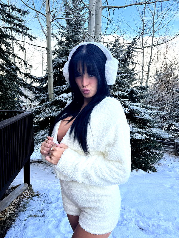 camilla_classy image ~ Altpins