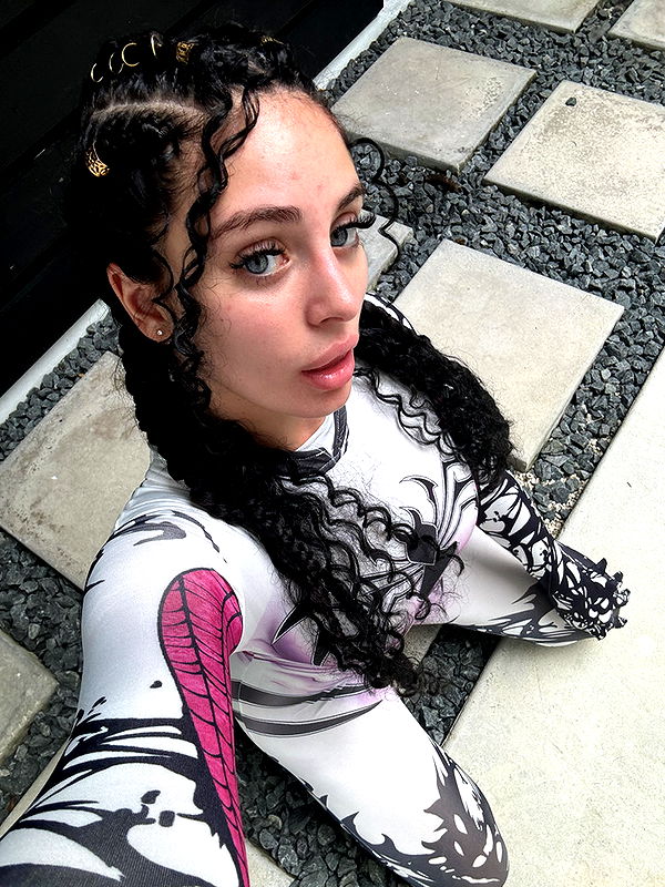 camilla_classy image ~ Altpins