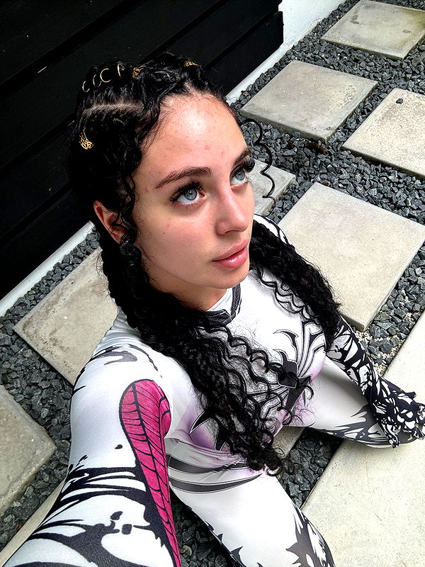 camilla_classy image ~ Altpins