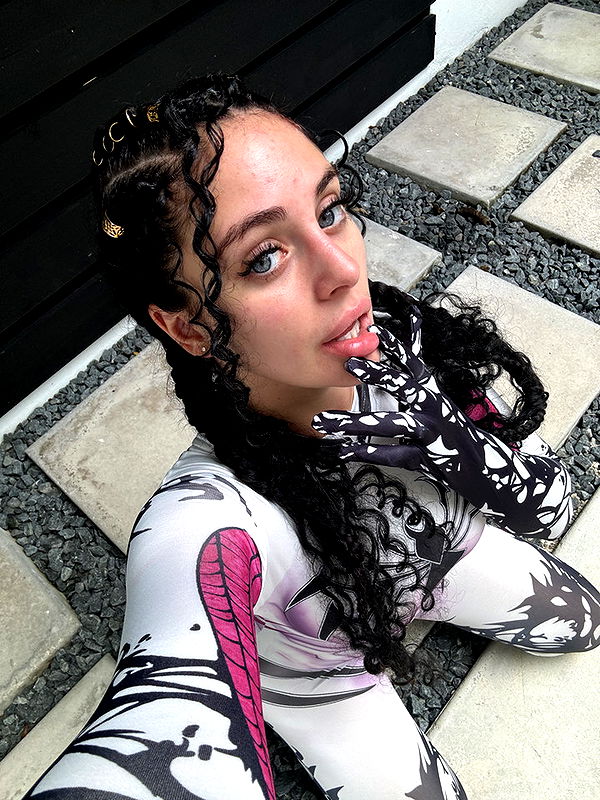 camilla_classy image ~ Altpins