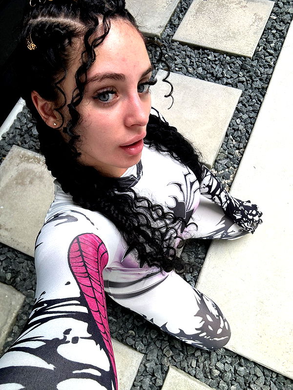 camilla_classy image ~ Altpins