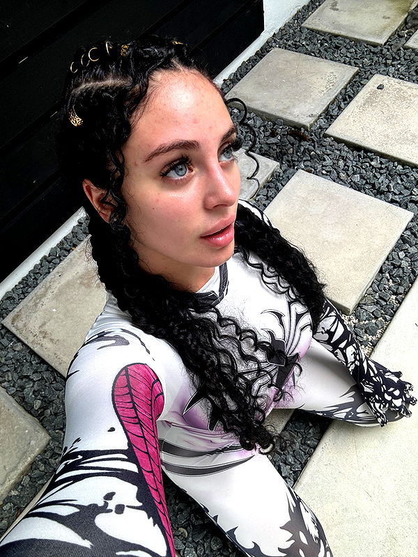 camilla_classy image ~ Altpins