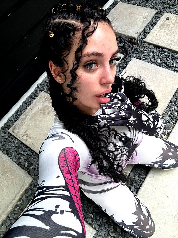 camilla_classy image ~ Altpins