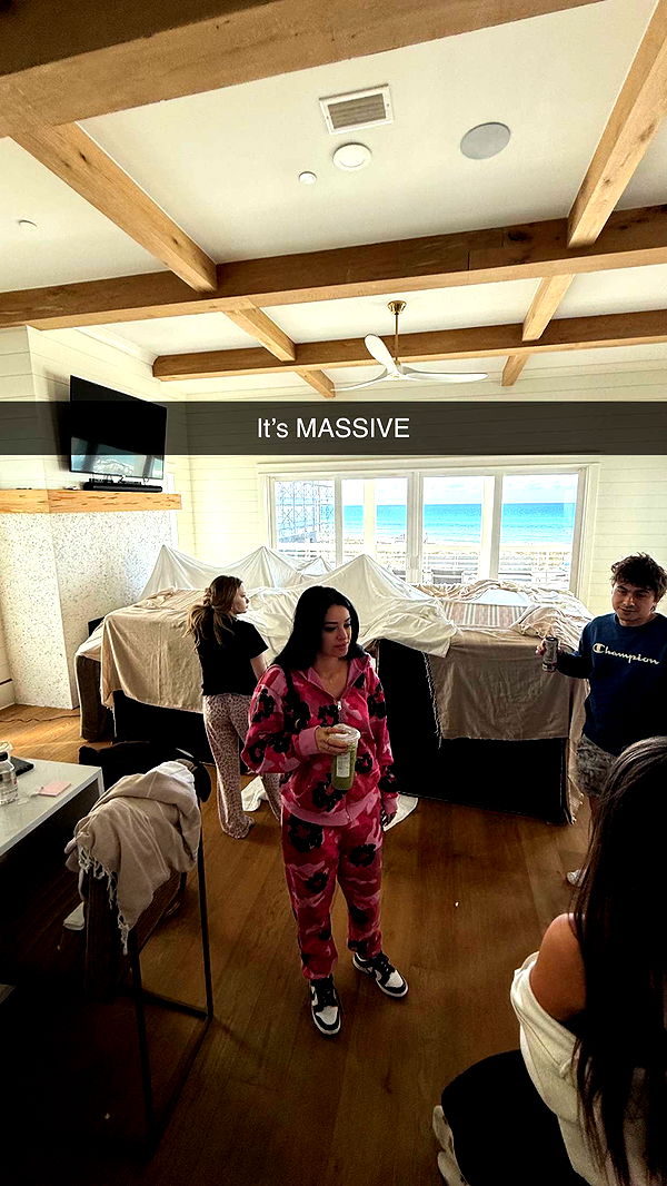 camilla_classy image ~ Altpins