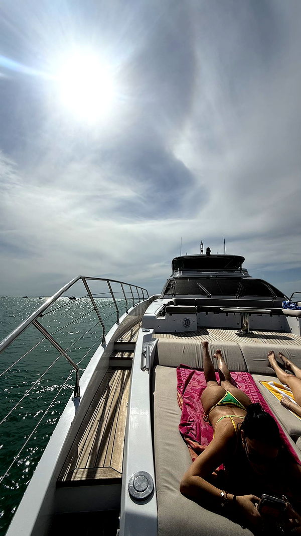 camilla_classy image ~ Altpins