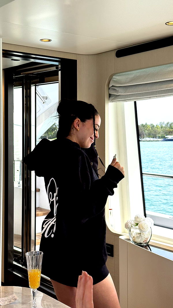 camilla_classy image ~ Altpins