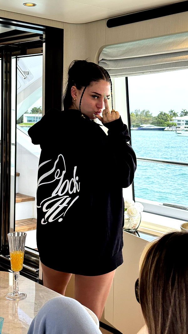 camilla_classy image ~ Altpins