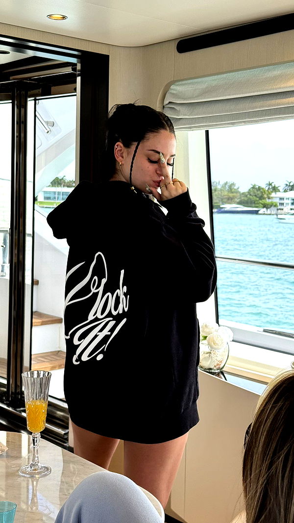 camilla_classy image ~ Altpins