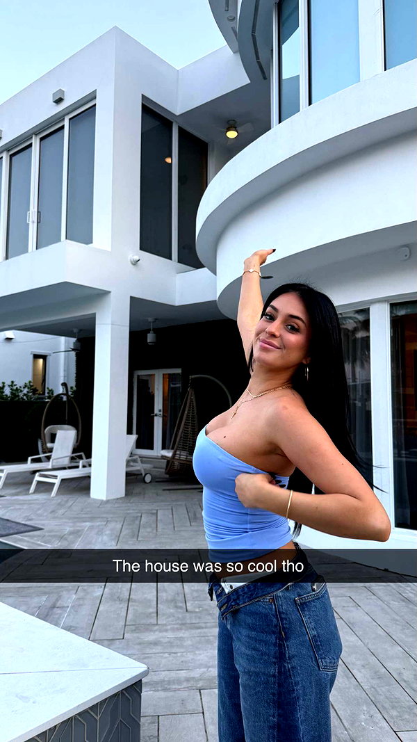camilla_classy snapchat image archive image