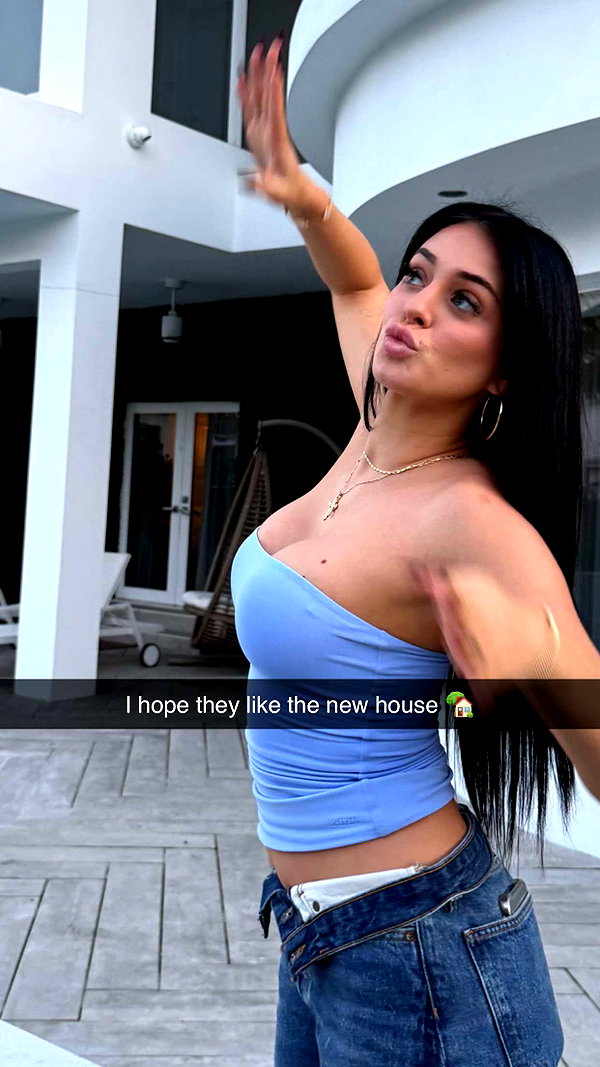 camilla_classy snapchat image archive image