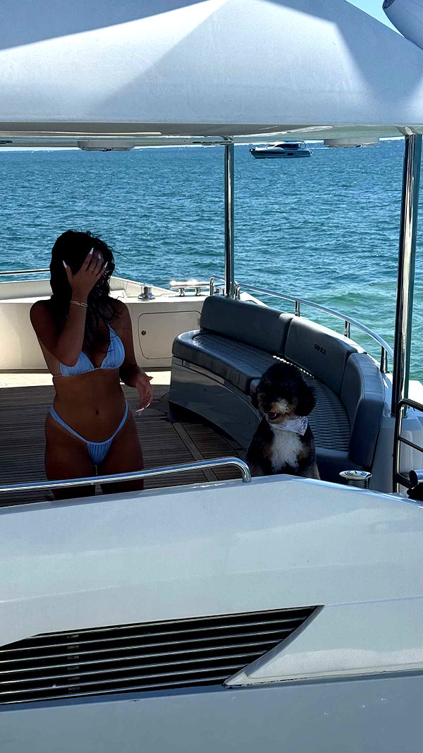 camilla_classy snapchat image archive image