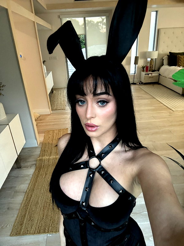 camilla_classy snapchat image archive image