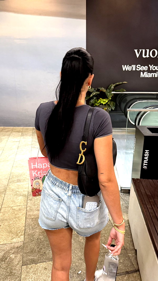 camilla_classy snapchat image archive image
