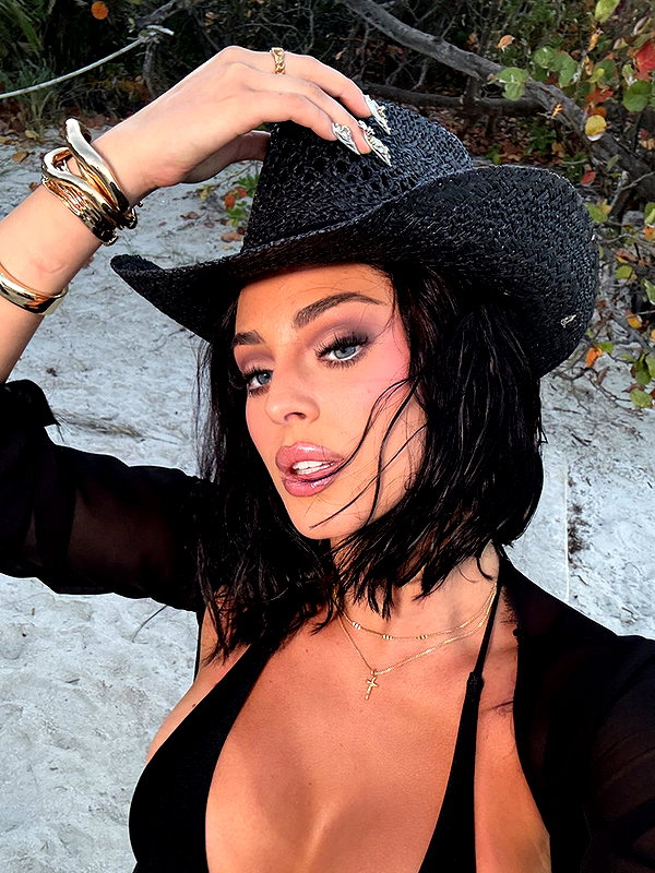 camilla_classy snapchat image archive image