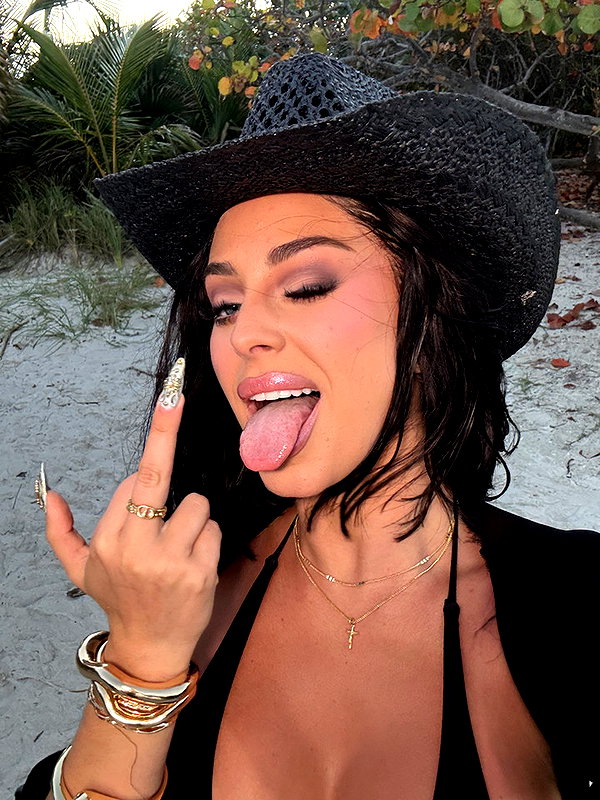 camilla_classy snapchat image archive image