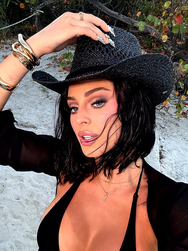 camilla_classy snapchat image archive image