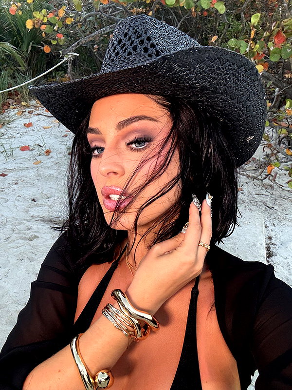 camilla_classy snapchat image archive image