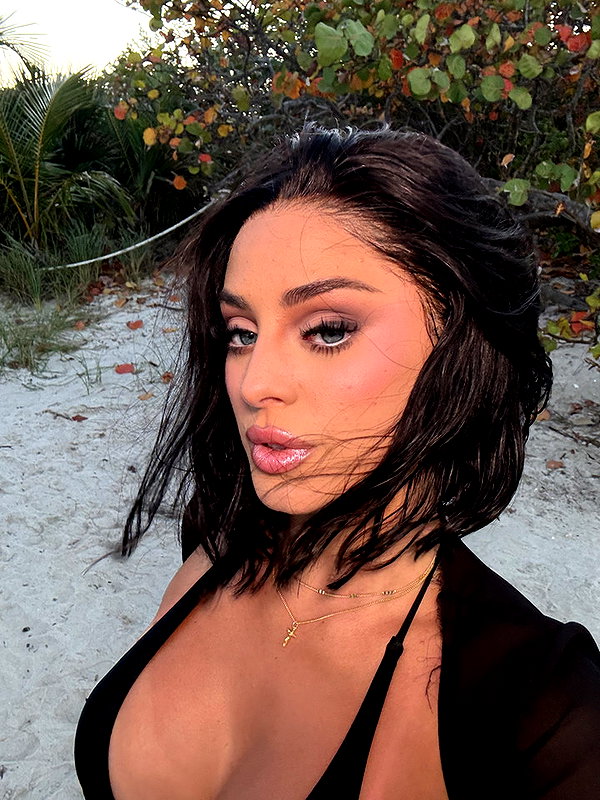 camilla_classy snapchat image archive image