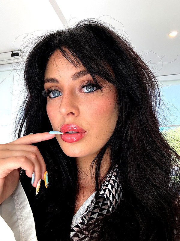 camilla_classy snapchat image archive image