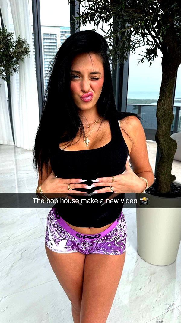camilla_classy snapchat image archive image
