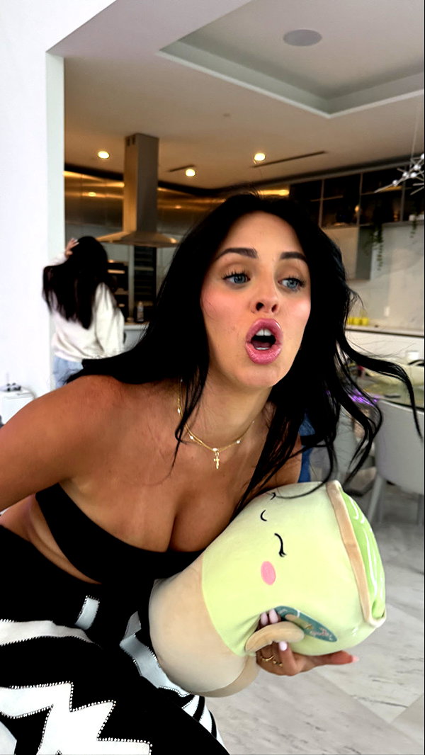 camilla_classy snapchat image archive image