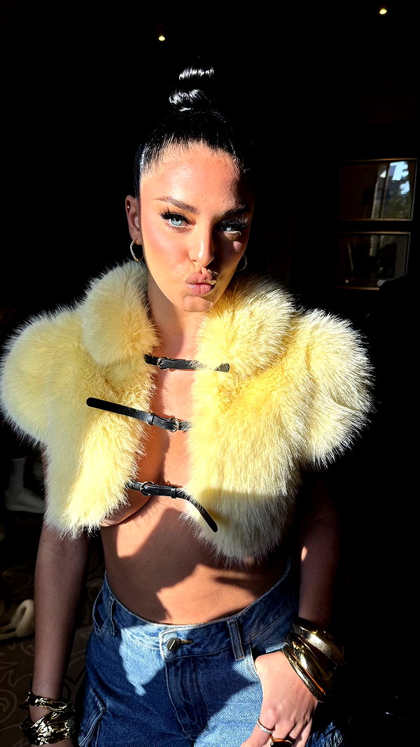 camilla_classy snapchat image archive image