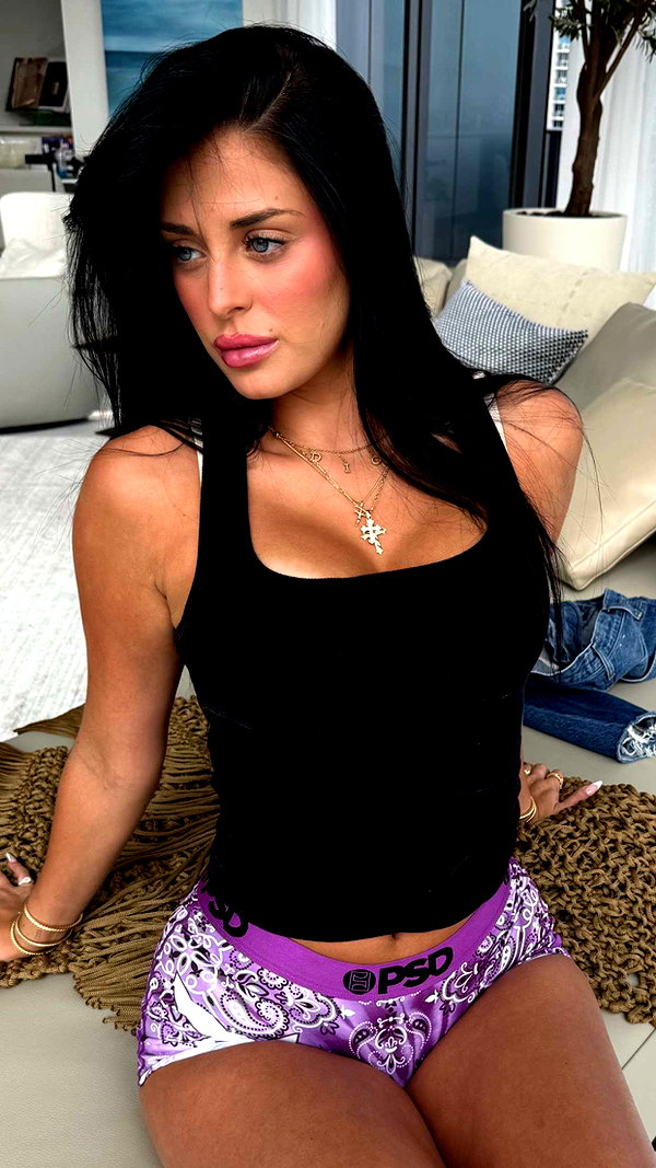camilla_classy snapchat image archive image