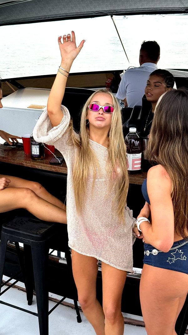 camilla_classy snapchat image archive image