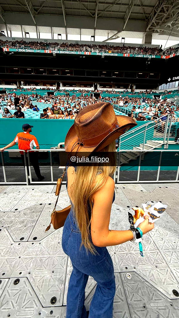 camilla_classy snapchat image archive image