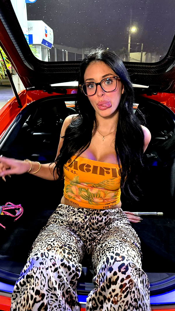 camilla_classy image ~ Altpins