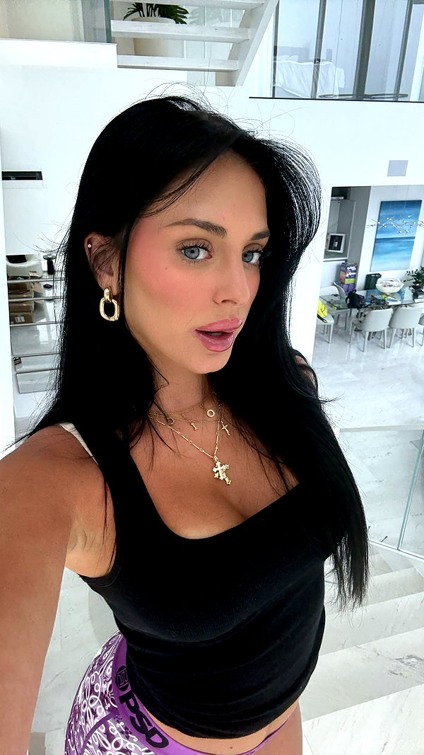 camilla_classy snapchat image archive image