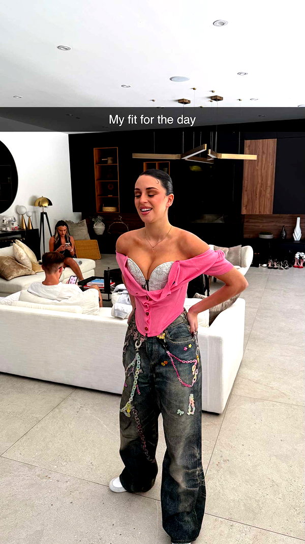 camilla_classy snapchat image archive image
