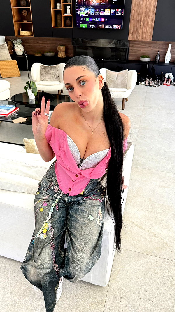 camilla_classy snapchat image archive image