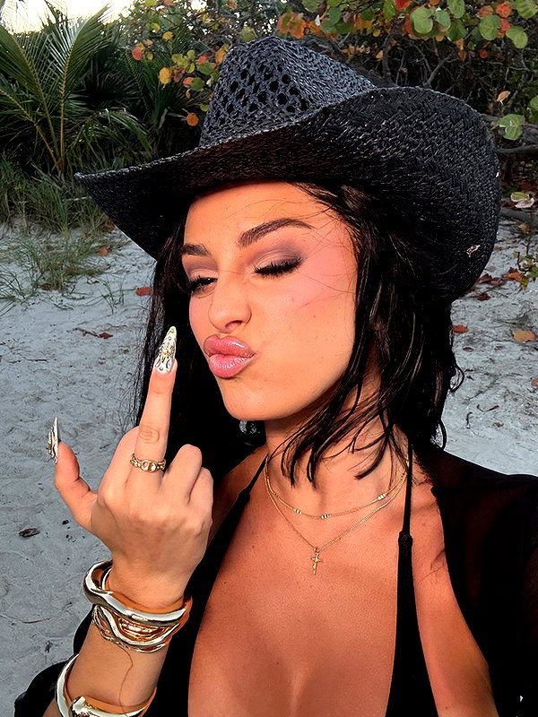 camilla_classy snapchat image archive image