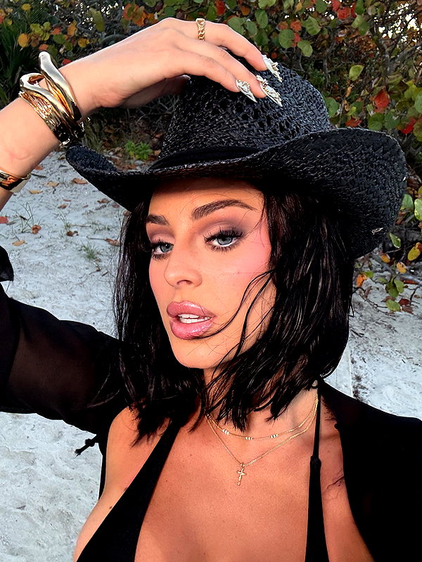 camilla_classy snapchat image archive image