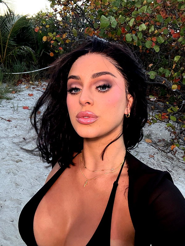 camilla_classy snapchat image archive image