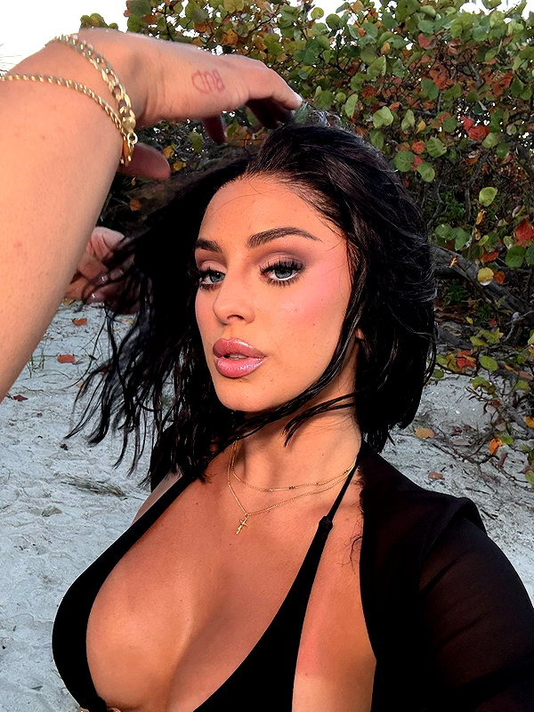 camilla_classy snapchat image archive image