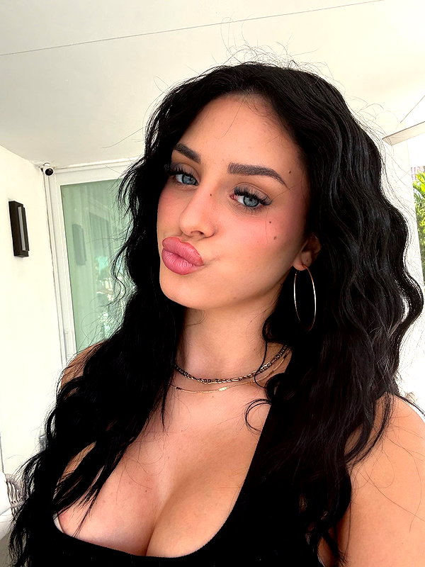 camilla_classy snapchat image archive image