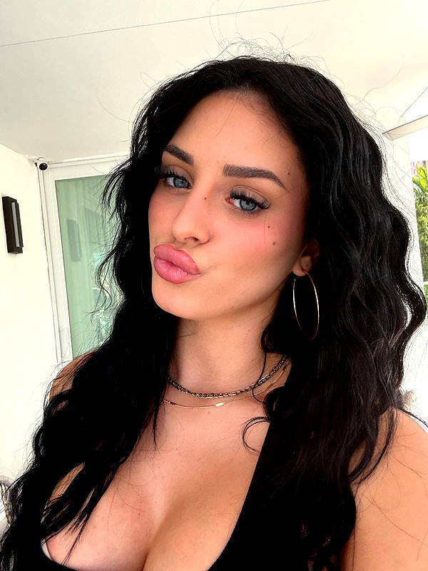 camilla_classy snapchat image archive image