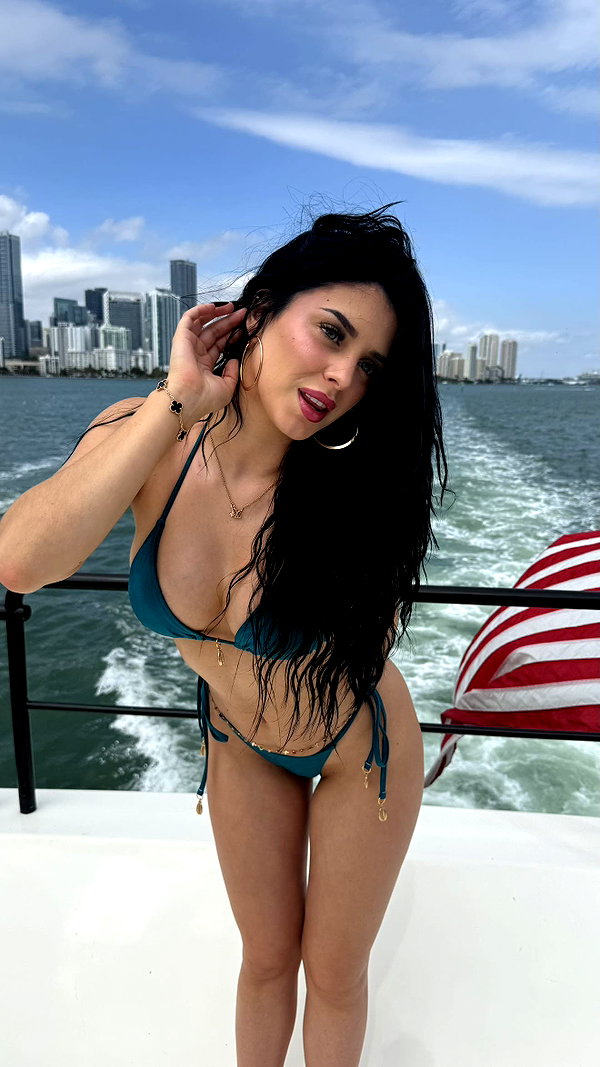 camilla_classy snapchat image archive image