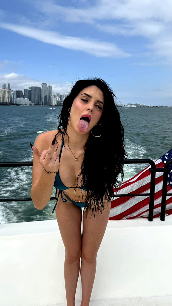 camilla_classy snapchat image archive image