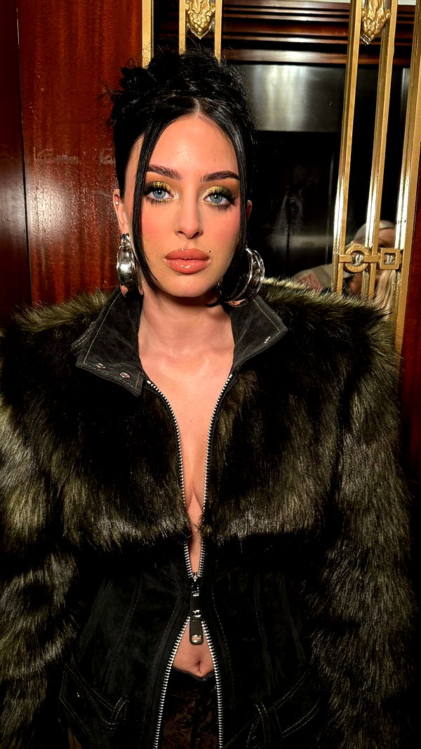 camilla_classy image ~ Altpins