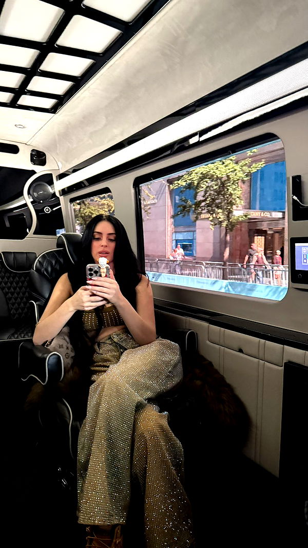 camilla_classy image ~ Altpins