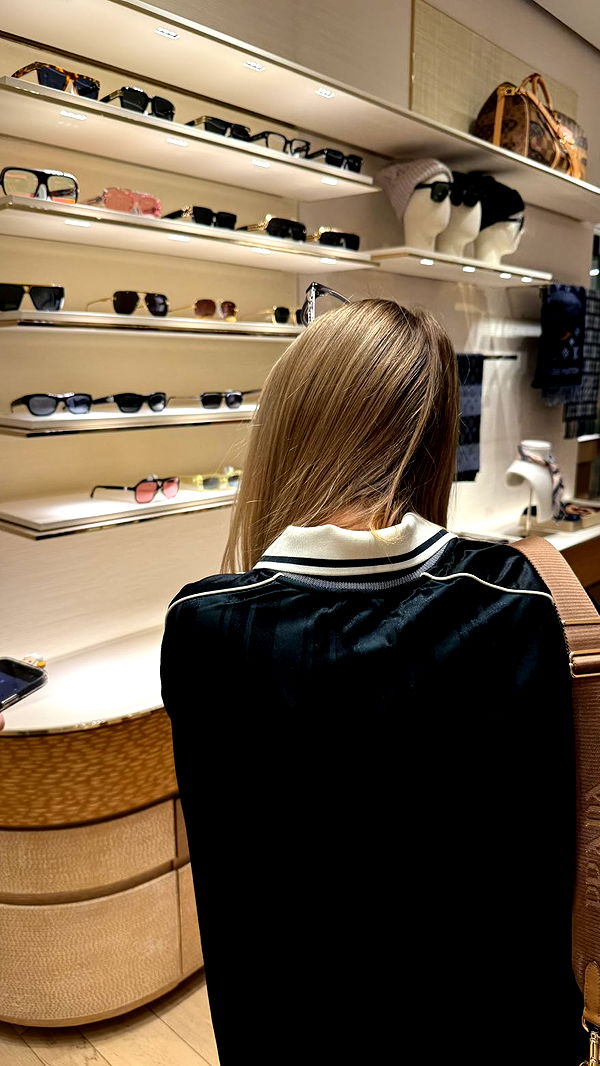 camilla_classy image ~ Altpins