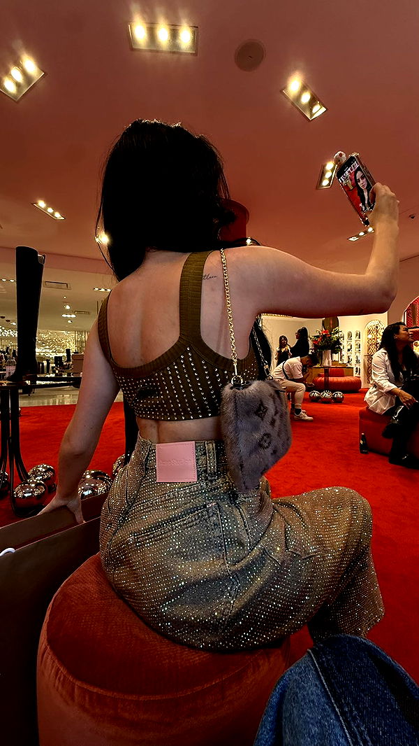 camilla_classy image ~ Altpins