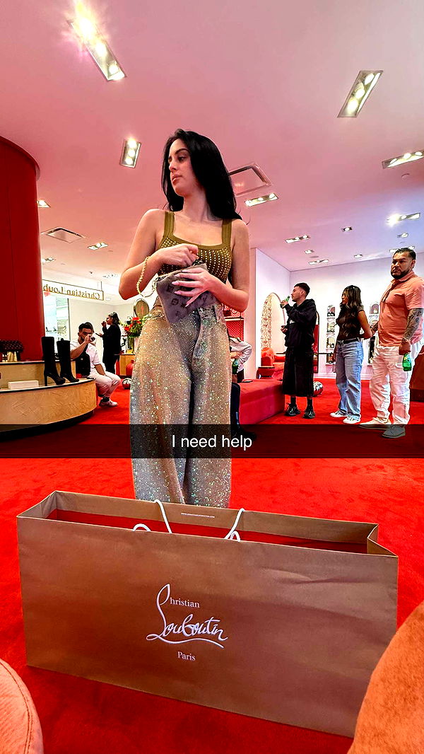 camilla_classy image ~ Altpins