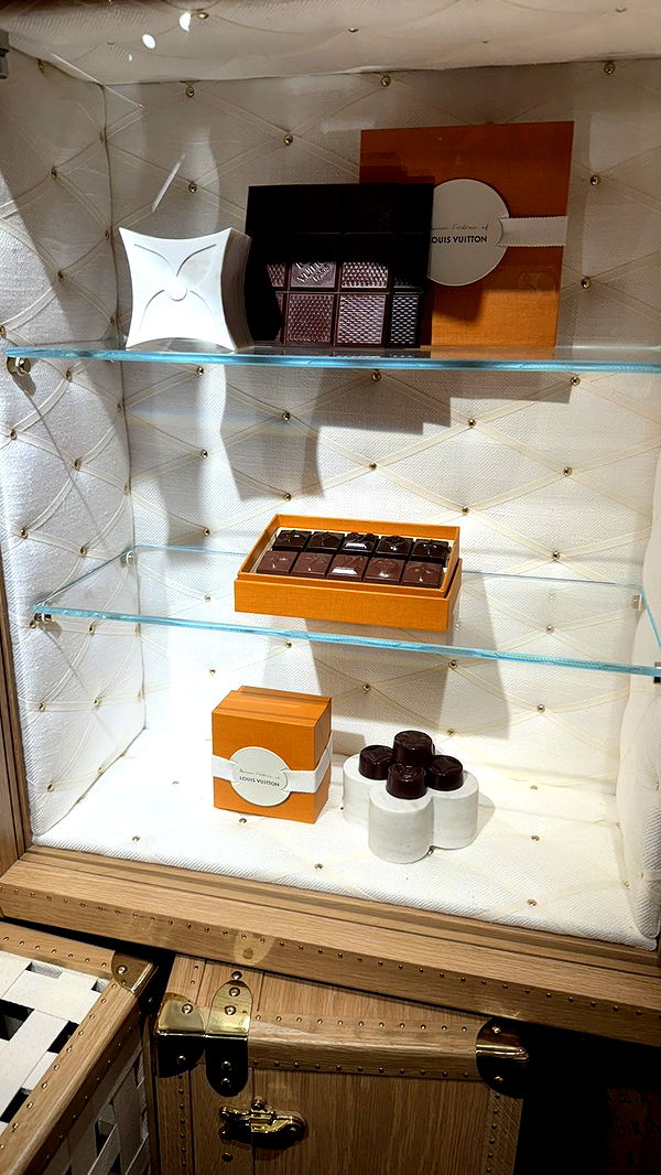 camilla_classy image ~ Altpins