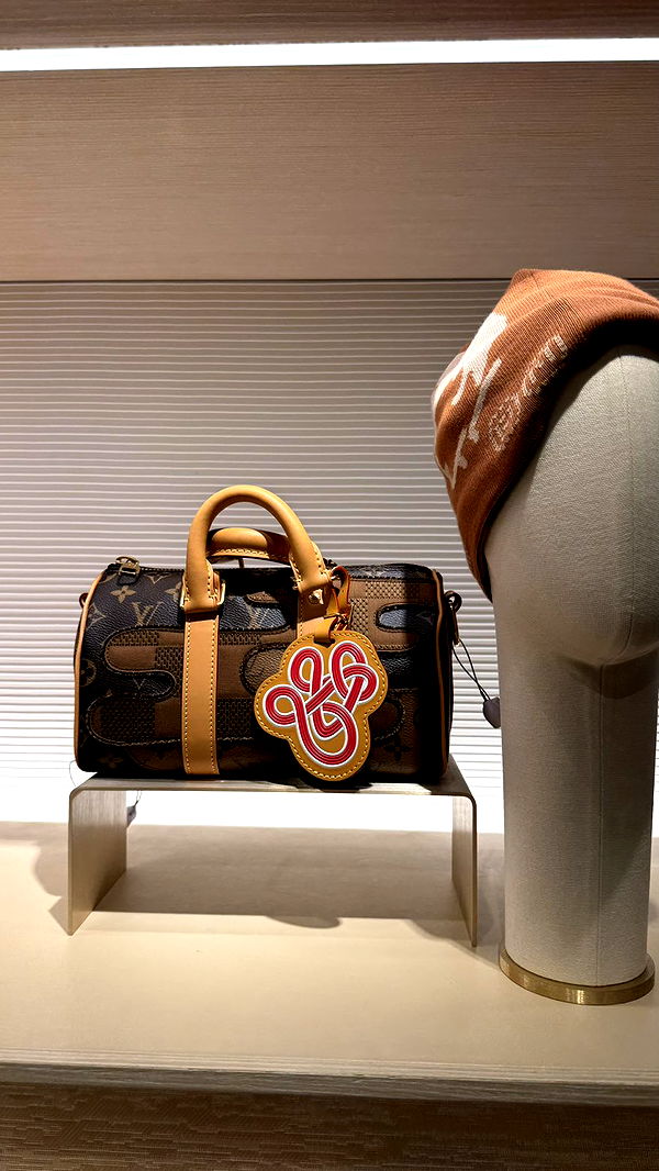 camilla_classy image ~ Altpins