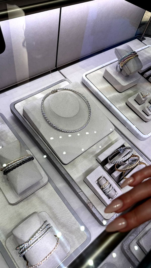 camilla_classy image ~ Altpins